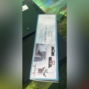 BRAND NEW Room2Room 2pc Floating Wall